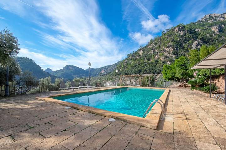 Villa pour 16 personnes, avec piscine ainsi que jardin et terrasse - 1