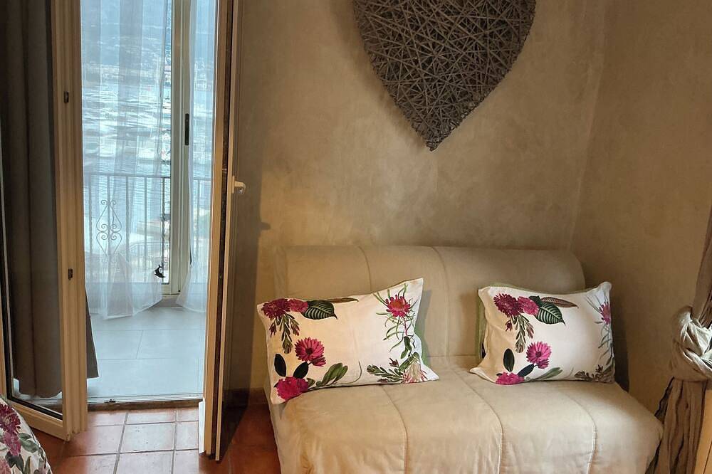 Entire apartment, Saint Jean cap Ferrat: Between the port and the beach in Paloma Beach, Saint-Jean-Cap-Ferrat