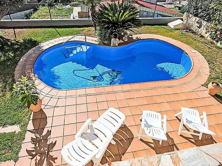 Chalet para 8 personas, con Balcón y Terraza además de Jardín y Piscina en Bajo Penedés - 2