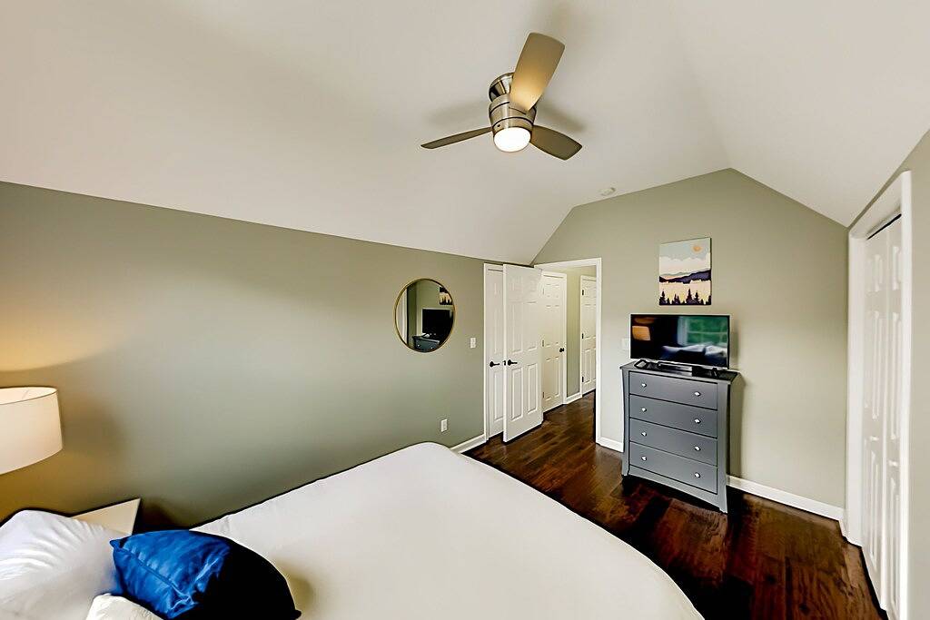 Dog-friendly Storybook Mountain retreat with hot tub, yard in Blue Ridge Parkway, Buncombe County