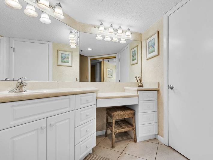 Vacation rental for 10 people, with sauna and pool as well as balcony and hot tub in Destin