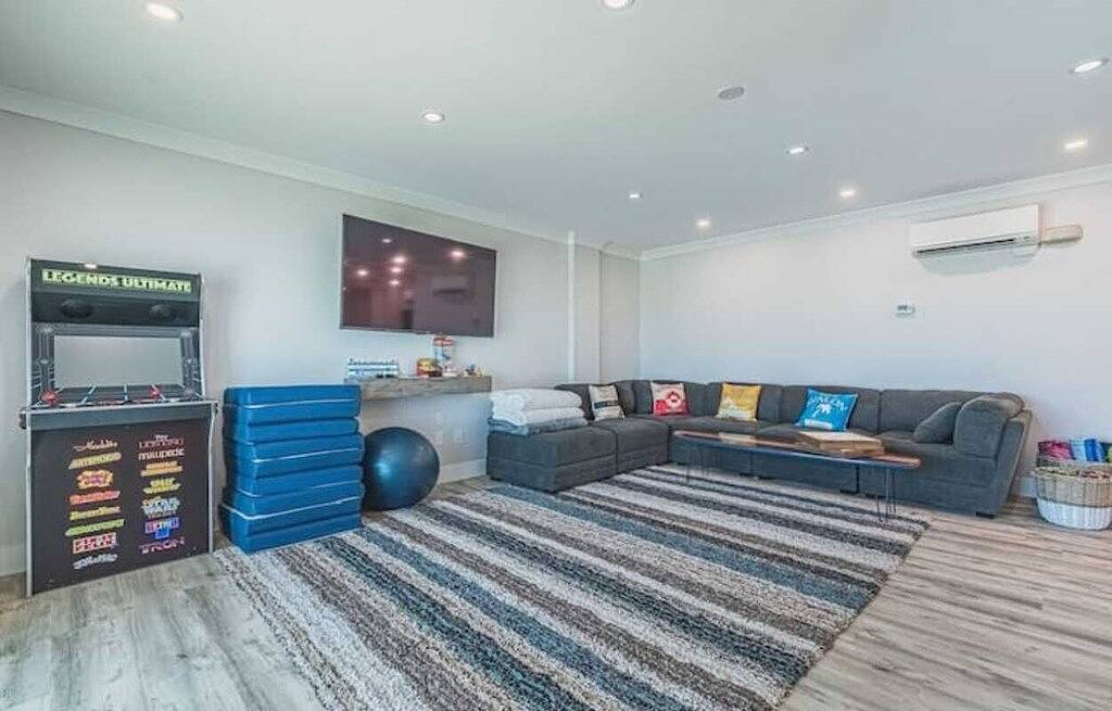 Luxury Beachfront hideaway with Hot Tub and Direct Beach access! in Cocoa Beach, Space Coast