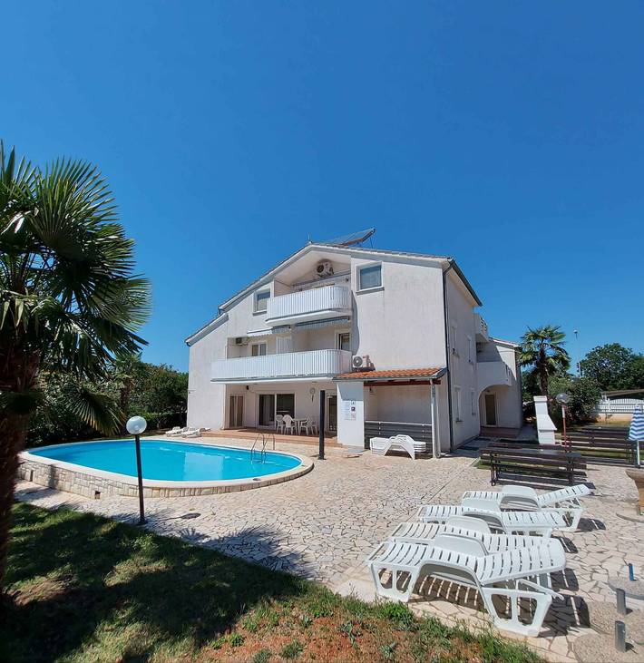 Appartement voor 4 personen, met balkon en tuin in Poreč