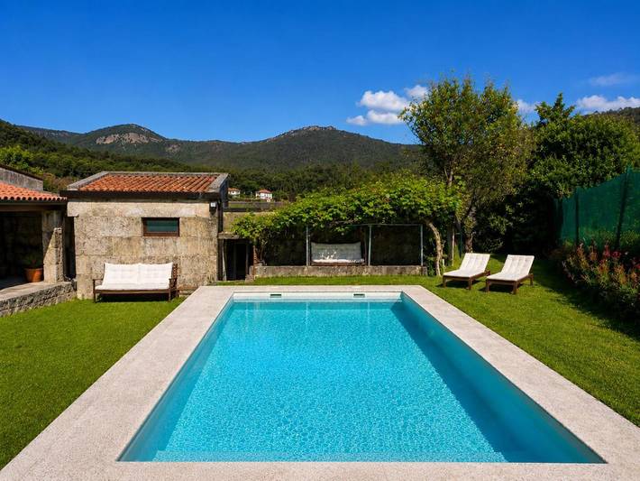Casa rural para 10 personas, con Terraza y Jardín además de Piscina y Vistas en Gondomar