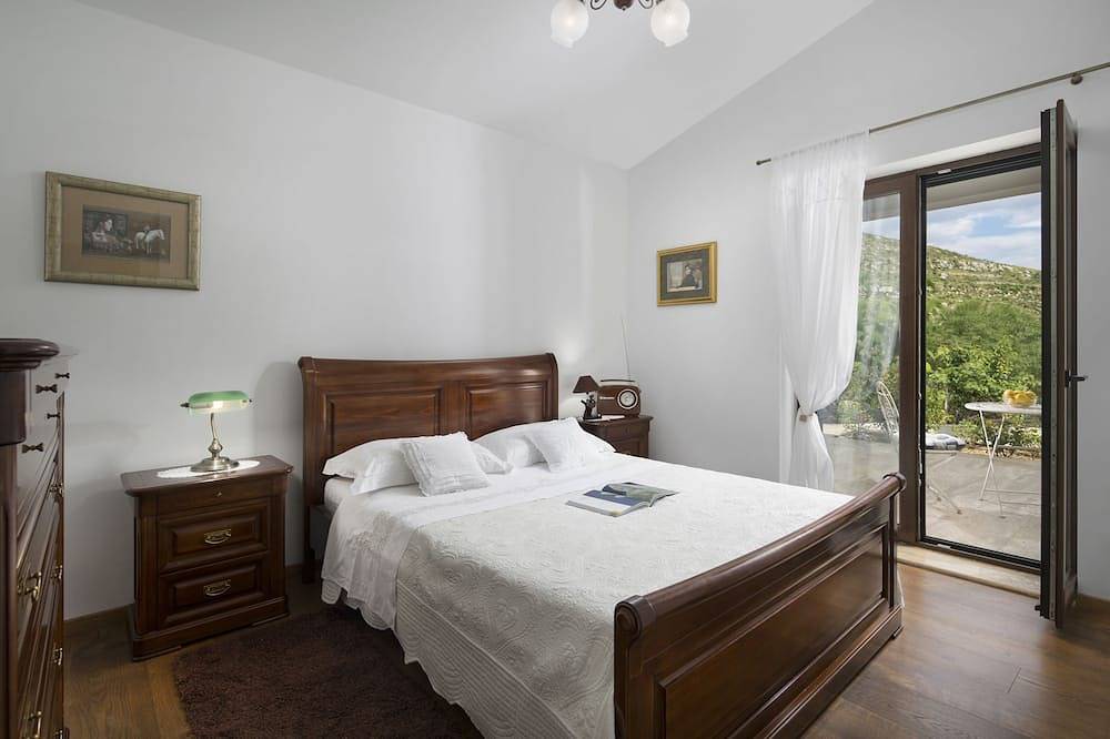 Isolated Luxury Villa With Private Pool and Sea View ,Perfect for Small Weddings in Plano (Dalmacija), Splitsko-dalmatinska županija