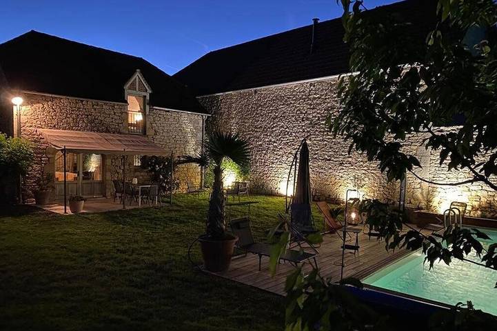 Location de vacances pour 4 personnes, avec jardin ainsi que terrasse et jacuzzi à Condat (Lot)