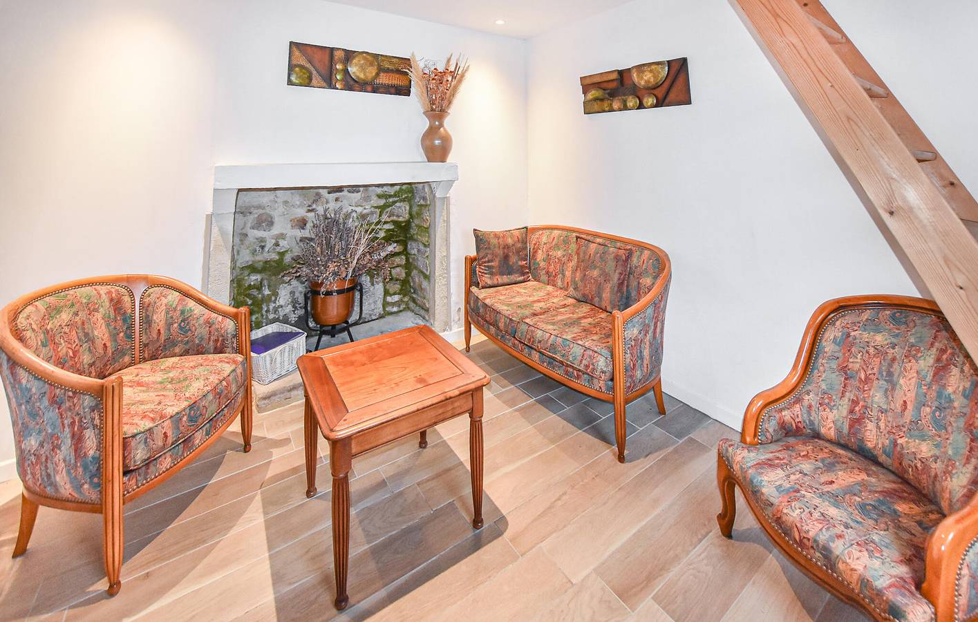 Appartement confortable avec Wi-Fi, climatisation et parking, à proximité des restaurants et de la rivière in Mane, Parc naturel régional du Luberon