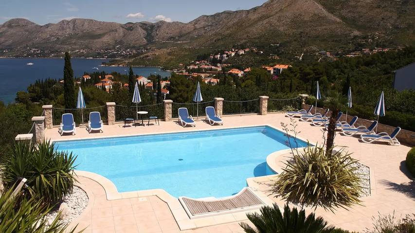 Holiday apartment for 3 people, with pool in Cavtat