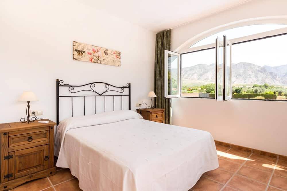 Cottage with pool, garden with views and wifi in Dúrcal, Granada Province