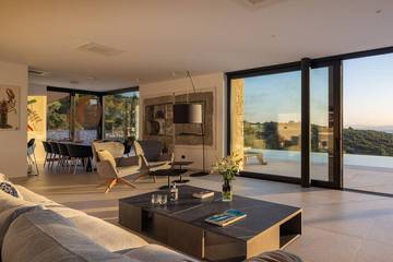 Villa for 13 People in Vis Town, Vis, Photo 3