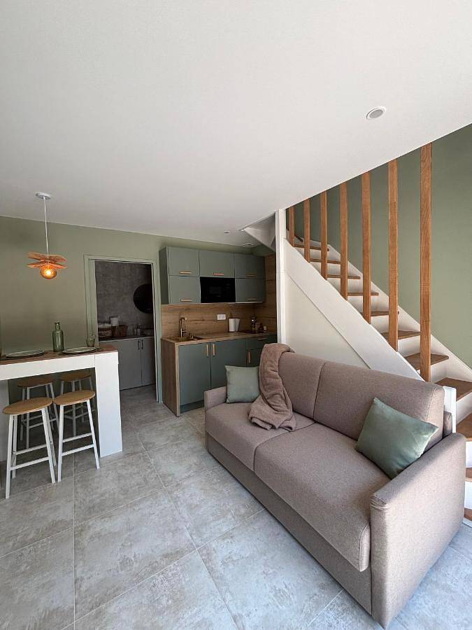Location de vacances pour 4 personnes, avec Terrasse et Jardin dans La Charmee