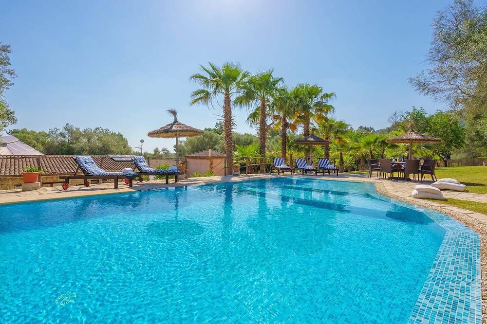 Son Monserrat, fantastic for two families. in Petra, Majorca Center