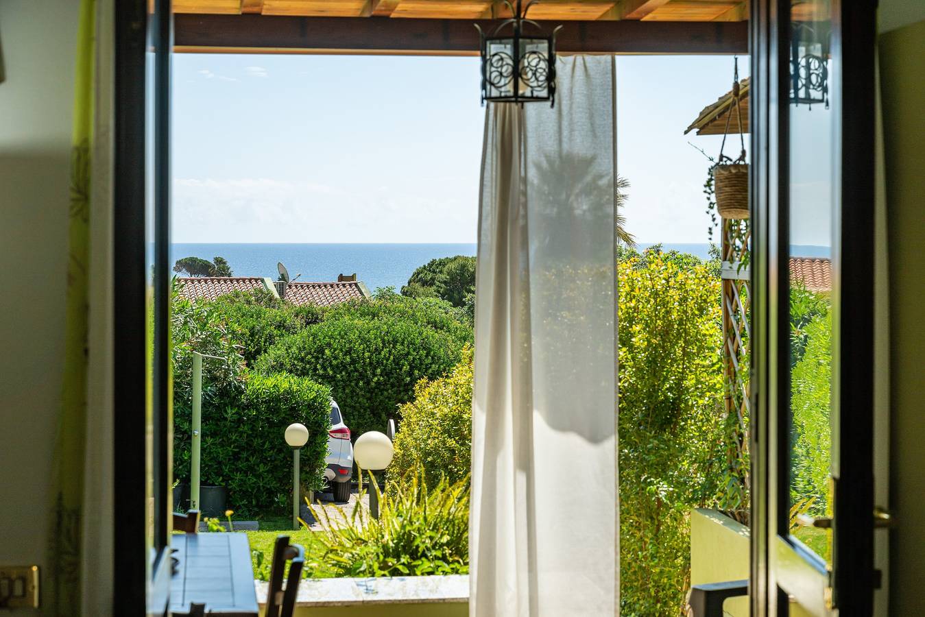 Casa vacacional 'Claudia' con terraza privada, Wi-Fi y aire acondicionado in Costa Rei, Muravera