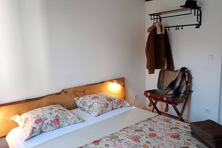 Ganze Wohnung, Oustal del Béal: Charming duplex with a terrace near the restaurants of Mirepoix in Mirepoix, Ariège