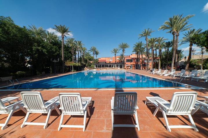 Location de vacances pour 4 personnes, avec Terrasse et Jardin ainsi que Bassin pour enfant et Piscine à Crevillent