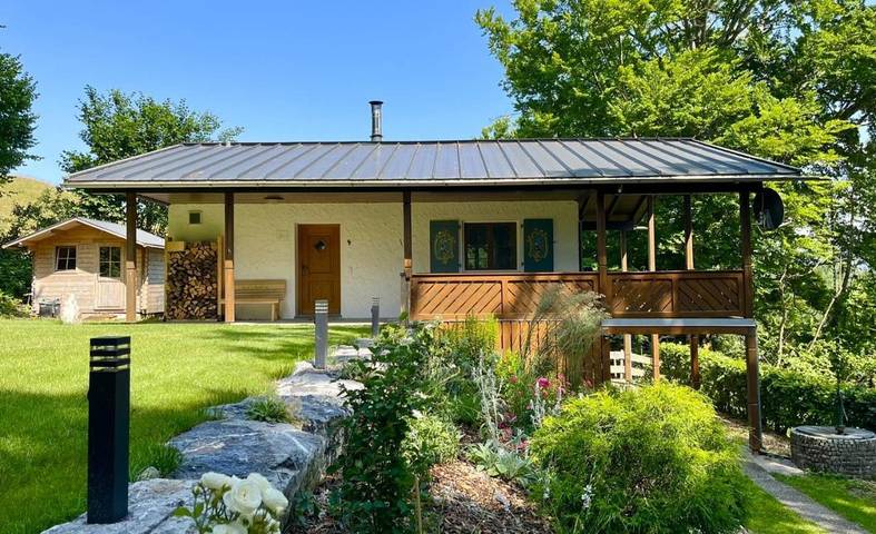 Ferienhaus für 4 Personen, mit Balkon und Terrasse sowie Garten und Ausblick
