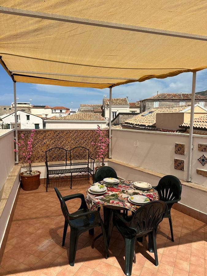 Ferienwohnung für 9 Personen, mit Ausblick und Balkon in Tropea - 4