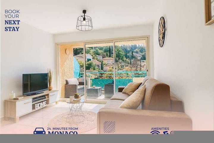 Location de vacances pour 2 personnes, avec terrasse et piscine à Roquebrune-Cap-Martin