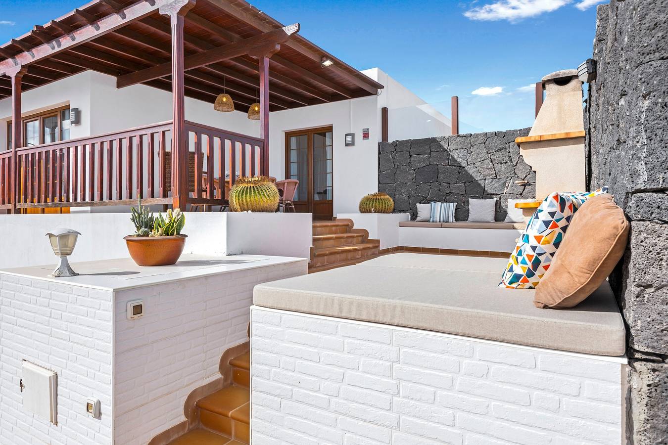 Villa "Jeamir 2" avec piscine privée, bain à remous privé & Wi-Fi in Playa Blanca, Yaiza
