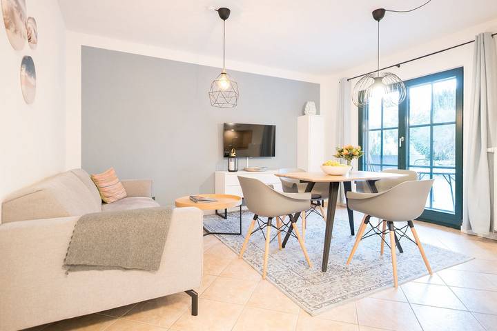Ferienwohnung für 3 Personen, mit Terrasse und Garten in Neuhaus (Dierhagen)