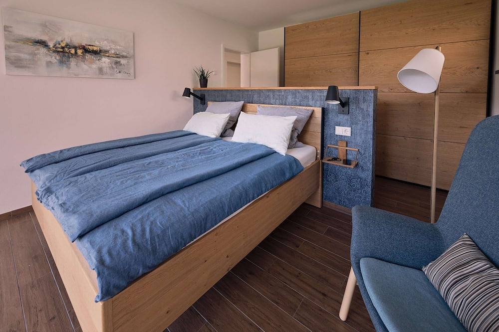 Ganze Wohnung, Stilvolle Wohnung (65qm) mit großzügiger Terasse in Wunsiedel, Oberfranken