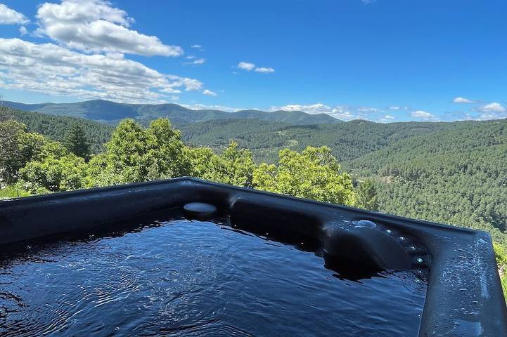 Location de vacances pour 2 personnes, avec Jacuzzi ainsi que Jardin et Piscine à Lamelouze