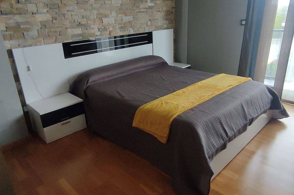 Self catering Jardines de Viana Spa for 8 people in Viana, Navarra Province