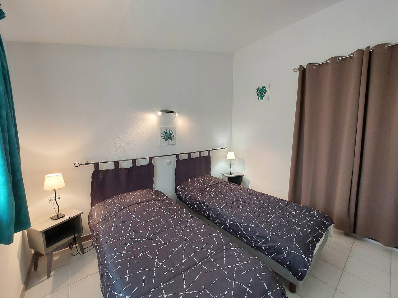 Gite Le Micocoulier La Fontinelle en Ardèche, cerca de Bessas, con piscina y vistas in Bessas, Ardèche
