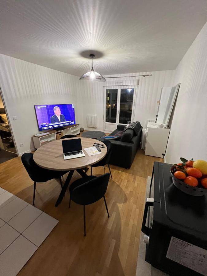 Appartement entier, One-Bedroom Apartment in Longjumeau, Essonne