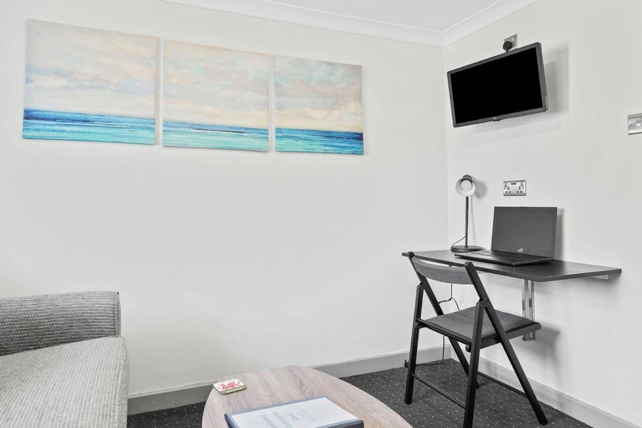 Entire apartment, Two-Bedroom Apartment in Swansea, Swansea region