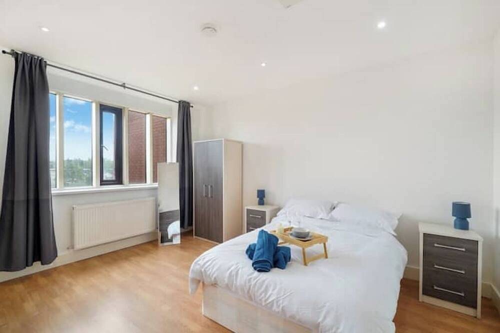 Hel leilighet, New! Spacious Flat with parking in Elstree and Borehamwood, Hertfordshire