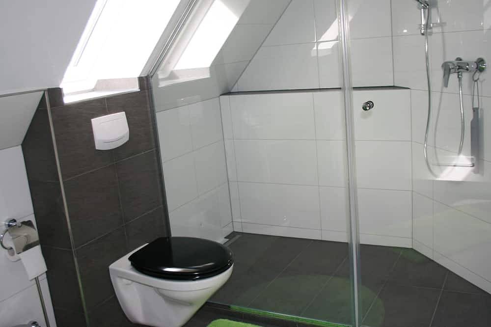 Ganze Wohnung, Apartment-Standard-Eigenes Badezimmer-Gartenblick-Maisonette in Bad Nenndorf, Landkreis Schaumburg