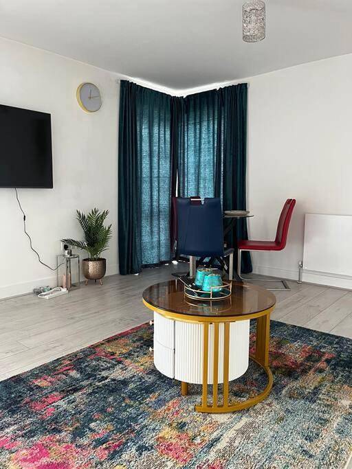 Gîte pour 5 personnes, avec balcon et vue dans Chatham (United Kingdom)