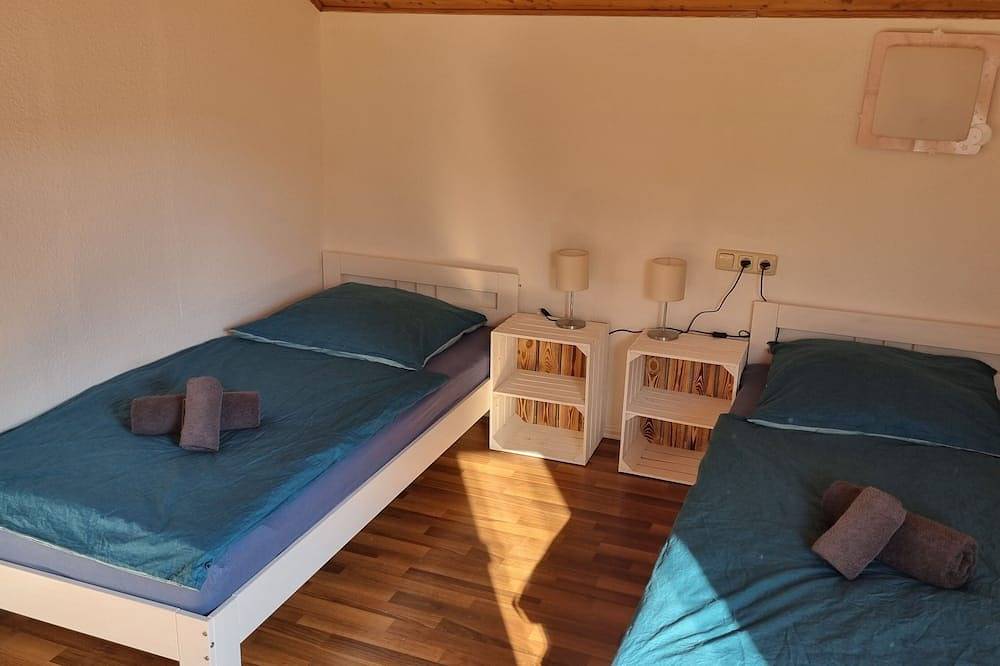 Ganze Wohnung, Ruhige Ferienwohnung Bergfreunde in Bergen, Nähe Chiemsee in Bergen (Chiemgau), Chiemsee