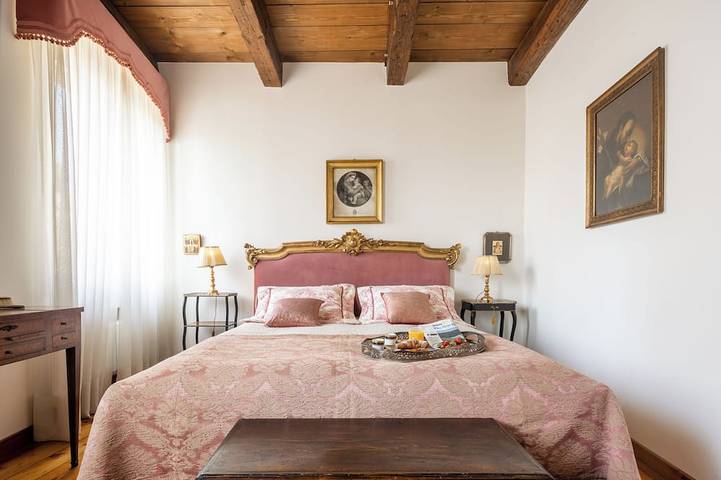 Entire apartment, Palazzo Benassi Penthouse nel cuore di Asolo in Asolo, Treviso Province