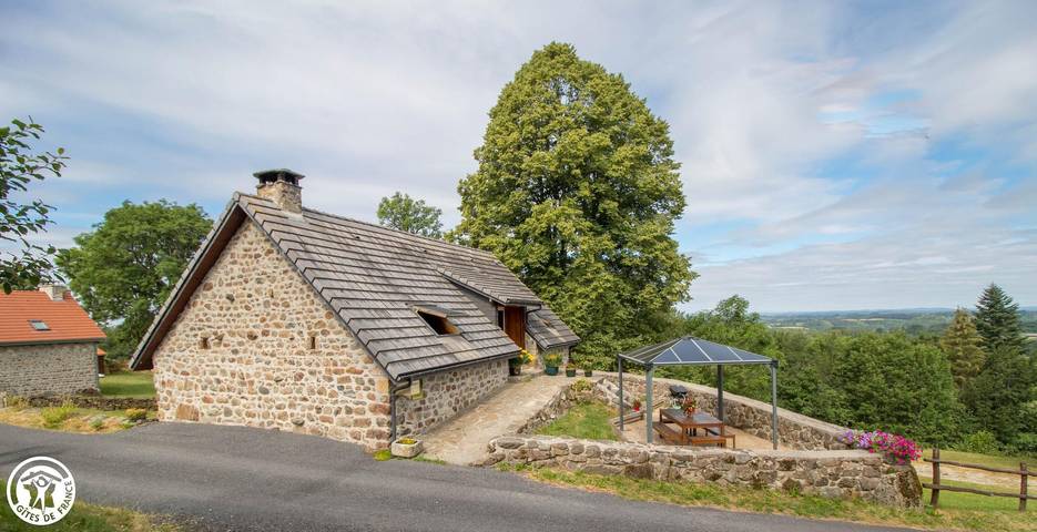 Gîte pour 6 personnes, avec Terrasse ainsi que Jardin et Vue