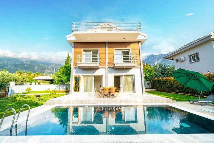 Villa für 6 Personen, mit Terrasse und Garten - 1