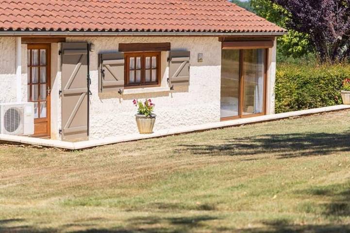 Ferienhaus für 4 Personen, große Terrasse und Garten in Gourdon, Quercy