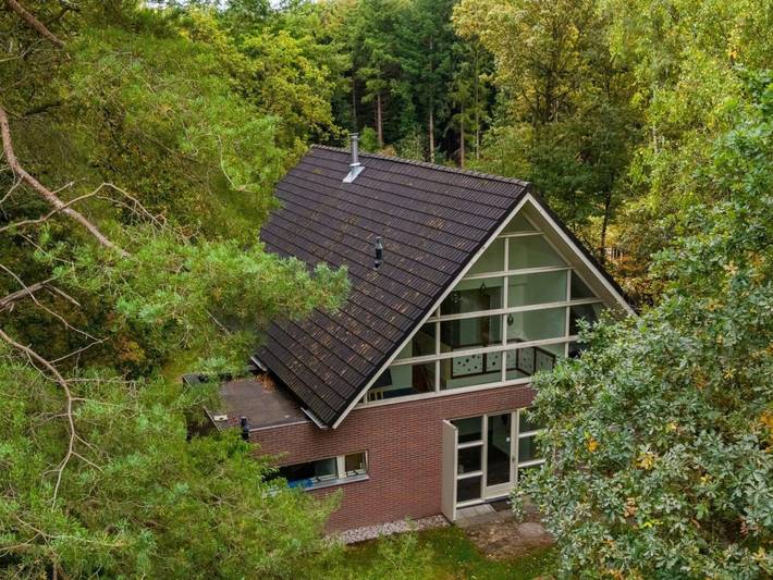 Vakantiehuis voor 19 personen, with Whirlpool and Terras as well as Tuin and Zwembad in Ruinen