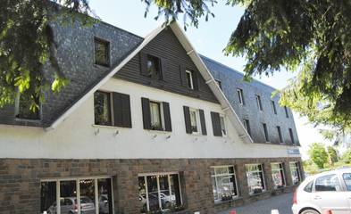 Hôtel pour 3 personnes, avec jardin dans Louveigné
