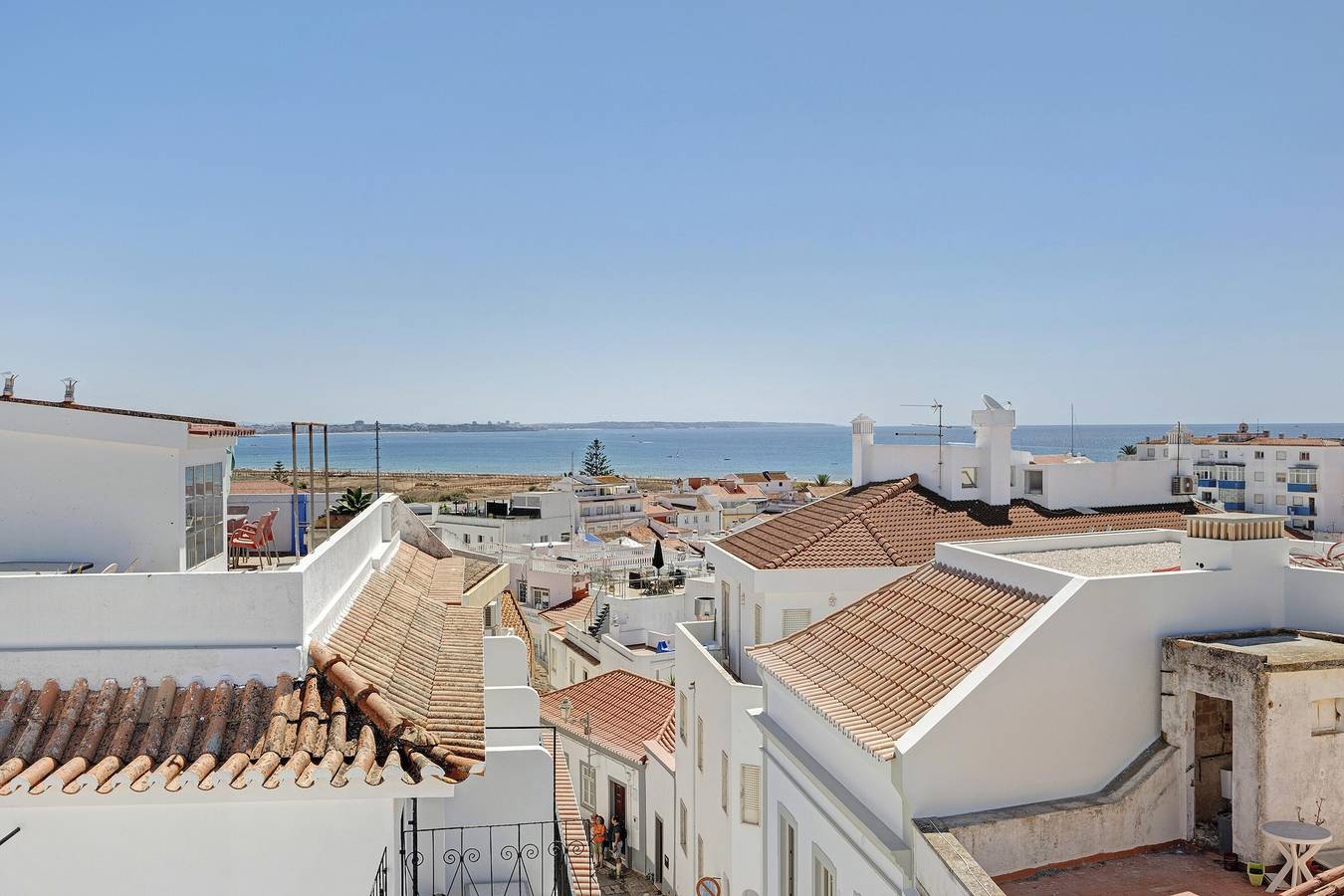 Apartamento inteiro, Apartamento 'Old Town Apartments Sea View' com vista para o mar, acesso Wi-Fi e ar condicionado in São Sebastião, Lagos