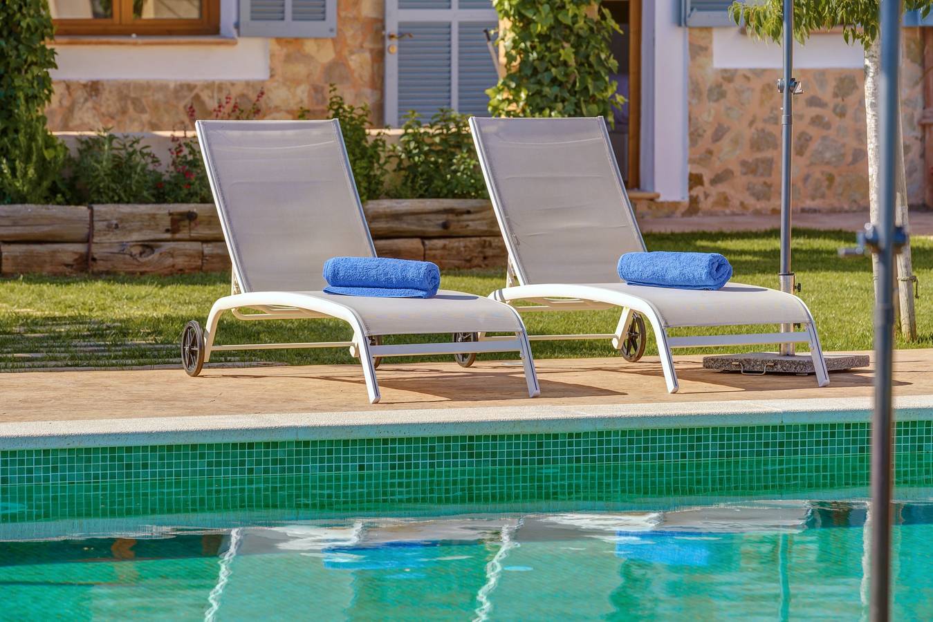 Moderna casa rural reformada con Wi-Fi, piscina, terrazas y amplio jardín in Sancellas, Interior de Mallorca