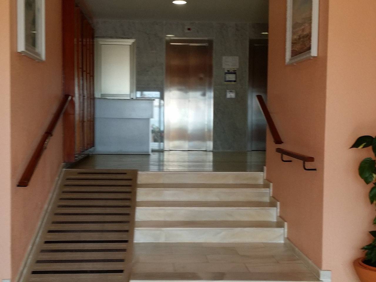 Apartamento entero, Apartamento en la playa con terraza y parking, ideal para 4 personas in Cullera, Costa de Valencia