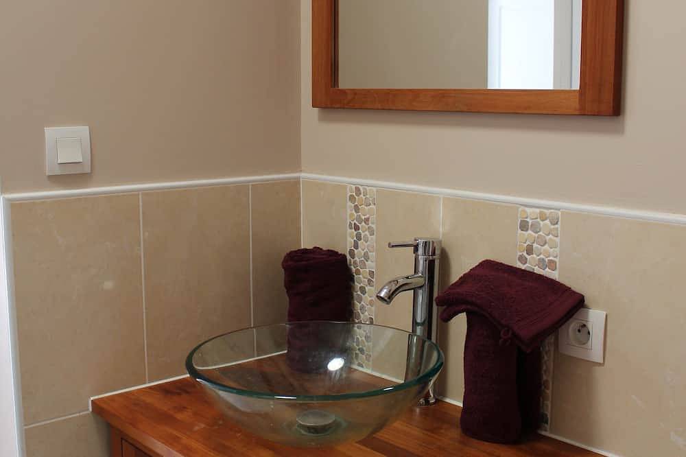 Appartement entier, Studio calme et ensoleillé in Jarrie, Isère
