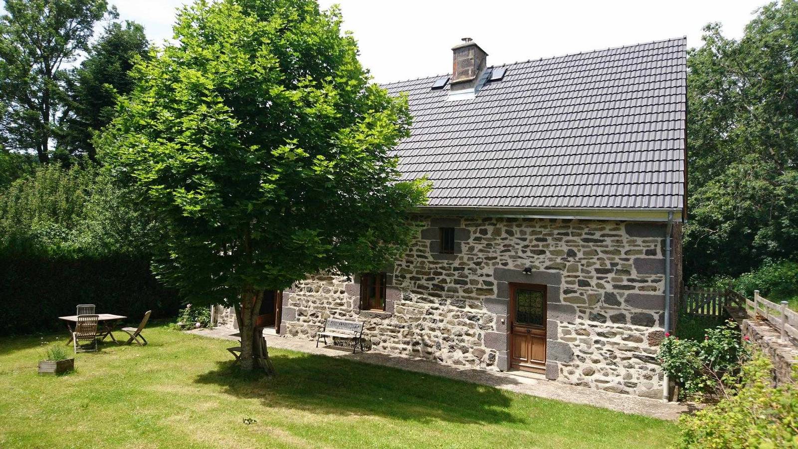 Gîte für 6 Personen mit Terrasse in Vernines, Regionaler Naturpark Volcans d'Auvergne