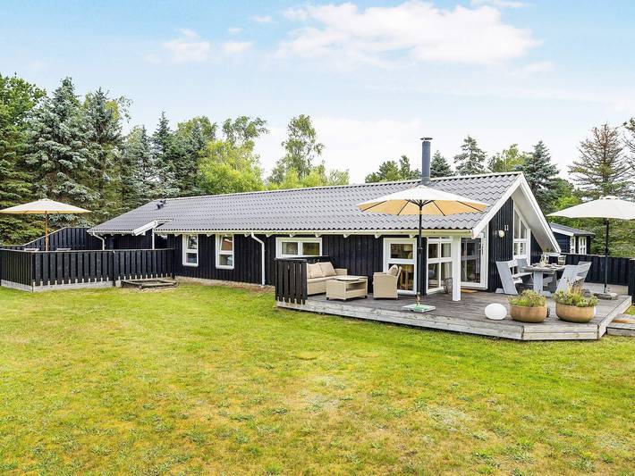 Ferienhaus für 7 Personen, mit Terrasse und Kinderpool sowie Pool und Sauna in Bratten - 2