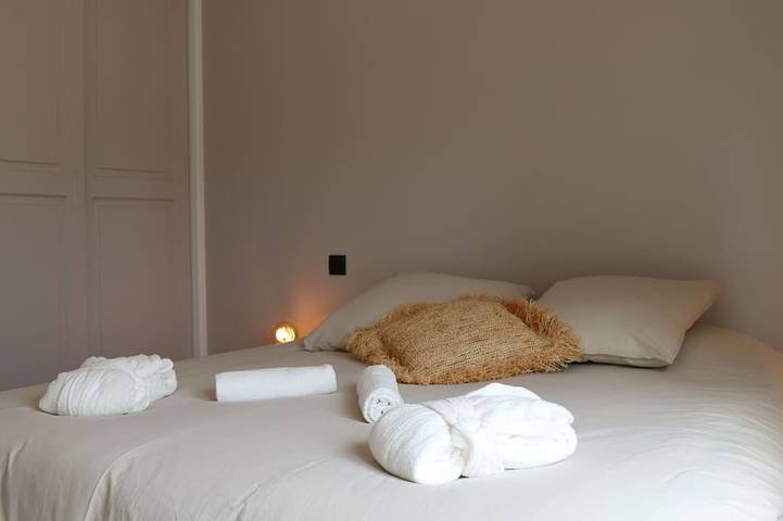 Location de vacances pour 11 personnes, avec jacuzzi ainsi que jardin et terrasse à Aimargues - 4