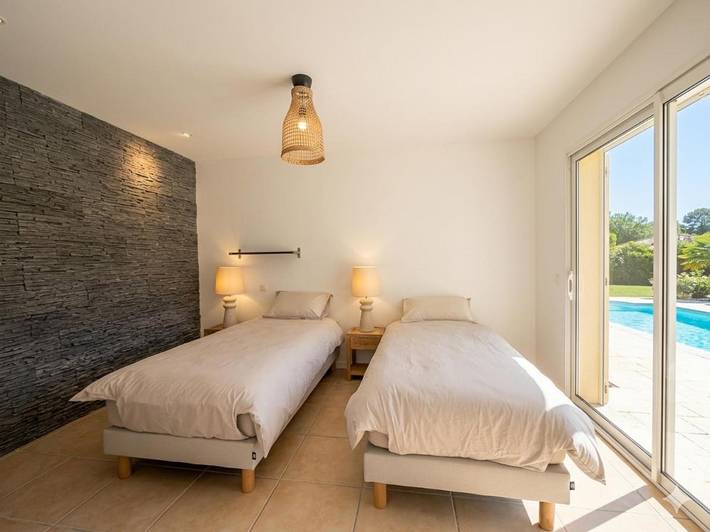 Location de vacances pour 9 personnes, avec piscine ainsi que jardin et sauna, animaux acceptés à Saint-Justin - 3