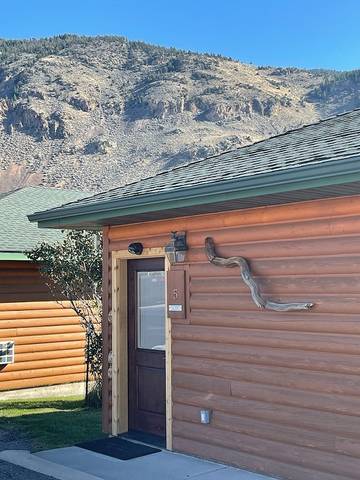 Log Cabin for 8 People in Custer Gallatin National Forest, Park County (MT), Photo 3