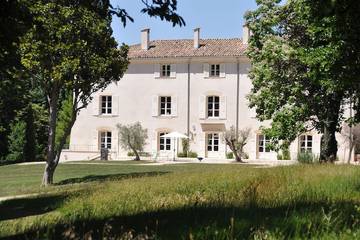 Gîte pour 6 personnes, avec jardin ainsi que jacuzzi et piscine à Divajeu